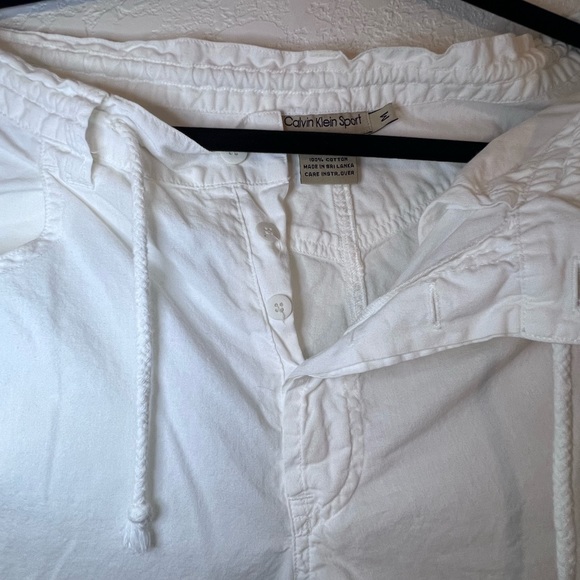 Calvin Klein - Picture 5 of 7